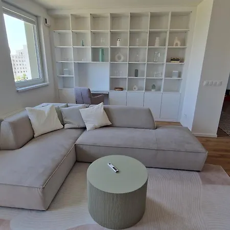 3 With Parking, Air Condition Near Airport דירה