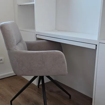 Apartmán 3 With Parking, Air Condition Near Airport