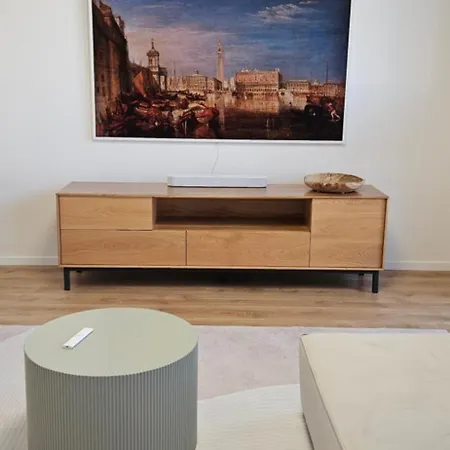 3 With Parking, Air Condition Near Airport *