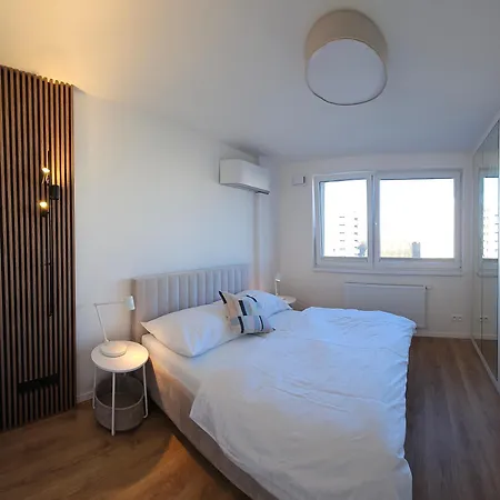 3 With Parking, Air Condition Near Airport דירה *