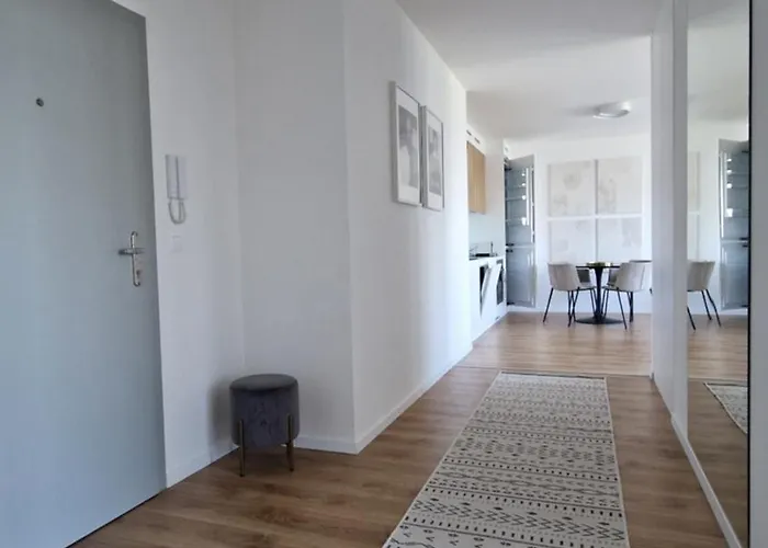 3 With Parking, Air Condition Near Airport