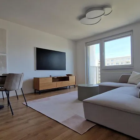 Apartamento 3 With Parking, Air Condition Near Airport