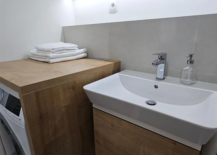 Appartement 3 With Parking, Air Condition Near Airport *