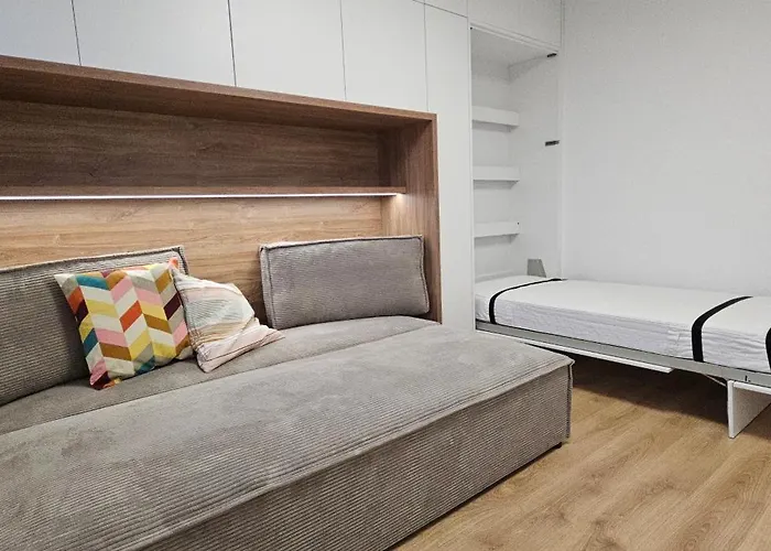 3 With Parking, Air Condition Near Airport