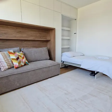 Appartement 3 With Parking, Air Condition Near Airport