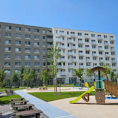 3 With Parking, Air Condition Near Airport *