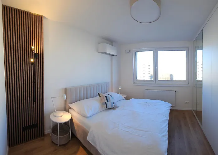 3 With Parking, Air Condition Near Airport Appartement *