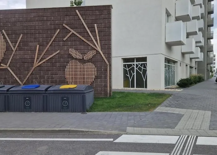 3 With Parking, Air Condition Near Airport *